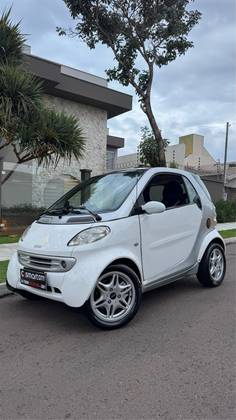 SMART FORTWO 1.0 COUPÉ 3 CILINDROS 12V GASOLINA 2P AUTOMÁTICO SMART FORTWO 1.0 COUPÉ 3 CILINDROS 12V GASOLINA 2P AUTOMÁTICO
